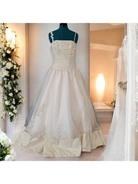Mon Cheri Wedding Dress in Antique Gold - Size 4‎